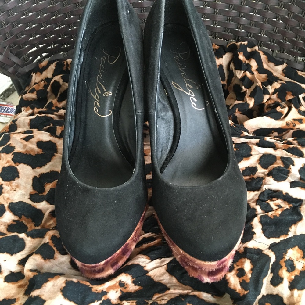 Leopard Platform Heels - Picture 3 of 4
